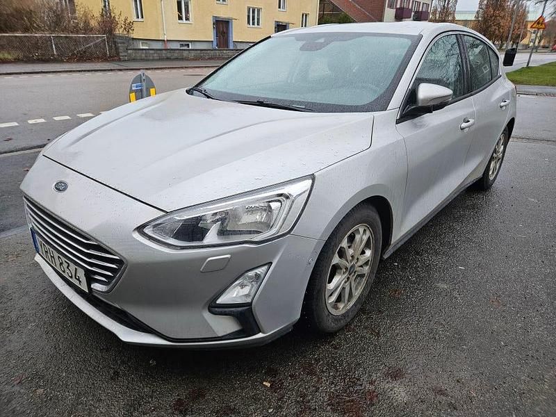 Begagnad 2019 Ford Focus Halvkombi | 120 000 kr (Marknadspris) - Bild 1/4