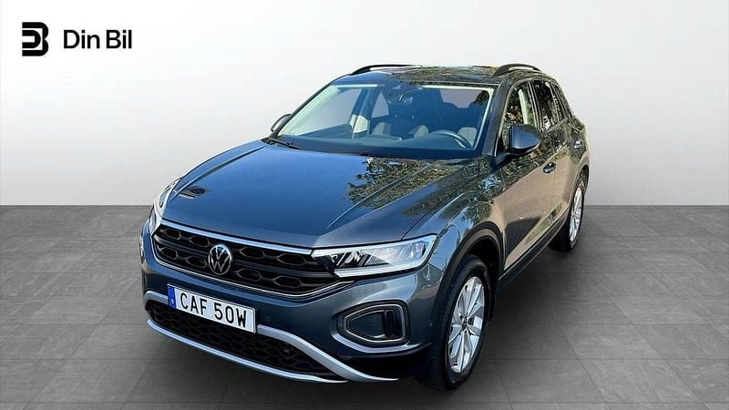 Grå (indium grey metallic) Begagnad 2025 VW T-Roc Edition SUV | 314 900 kr (Lite dyr) - Bild 1/4