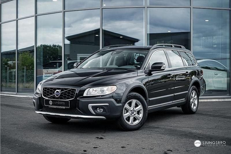Svart Begagnad 2014 Volvo XC70 Momentum SUV | 179 900 kr (Marknadspris) - Bild 1/4
