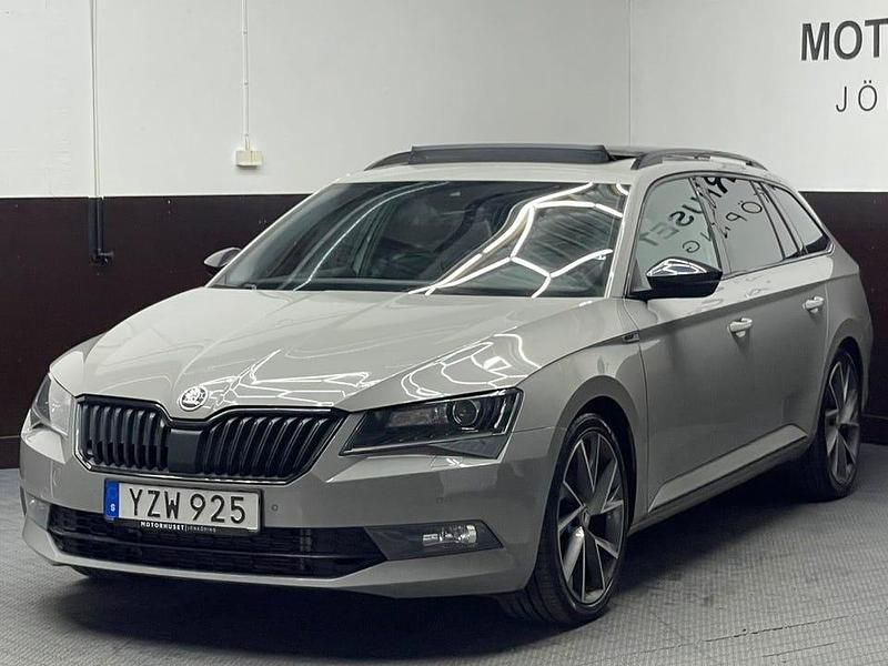 Begagnad Skoda Superb SportLine 190 HK (139 kW) 2018 Grå Kombi