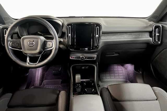 Begagnad Volvo XC40 Single Motor 175 kW (238 HK) 2023 Svart SUV