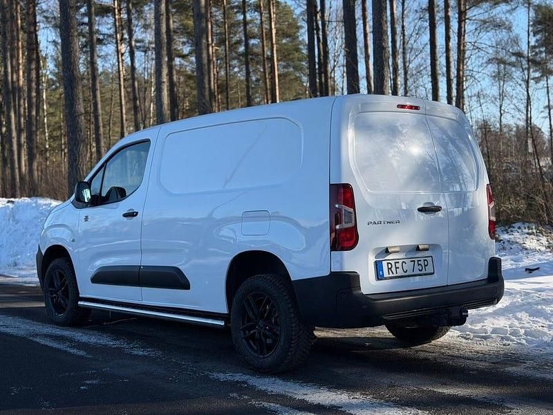 Begagnad Peugeot Partner 131 HK (96 kW) 2020 Vit Minibuss