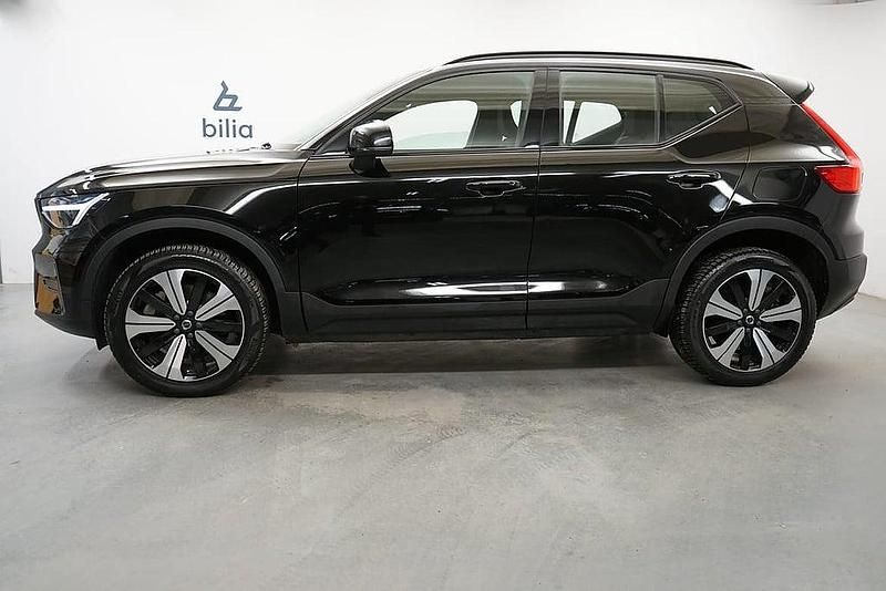 Begagnad Volvo XC40 Core 154 kW (210 HK) 2022 Svart SUV
