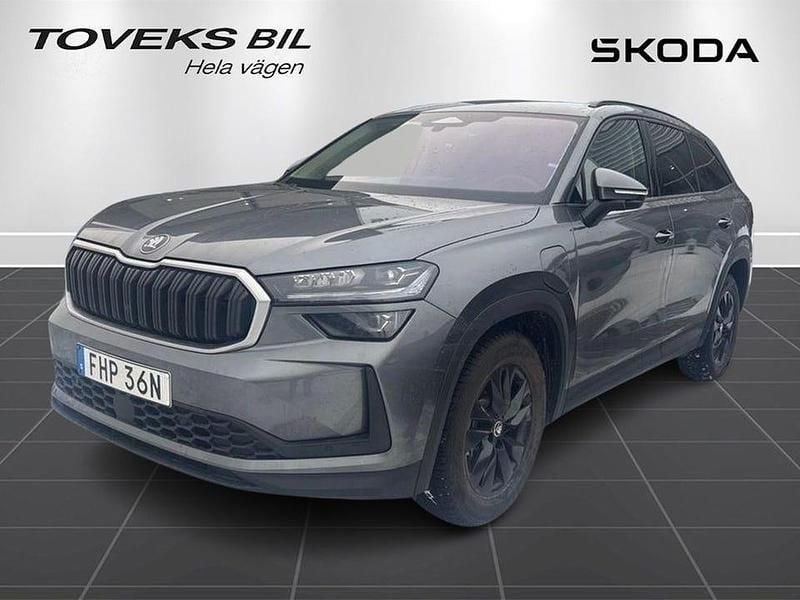 Graphite grey metallic Begagnad 2025 Skoda Kodiaq SUV | 469 000 kr (Marknadspris) - Bild 1/4