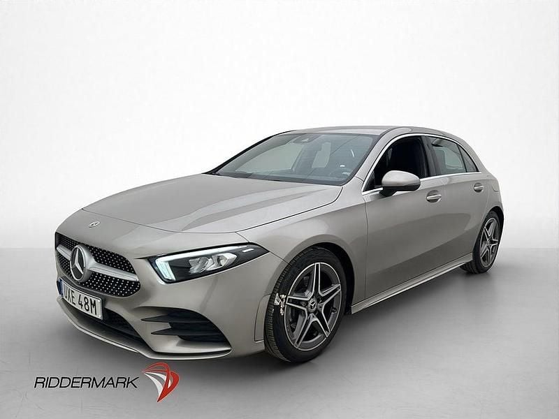Begagnad Mercedes A180 AMG line 136 HK (100 kW) 2020 Silver Halvkombi