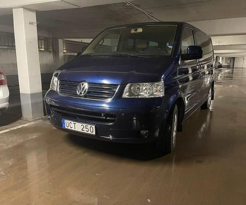 Begagnad VW Multivan Highline 174 HK (127 kW) 2009