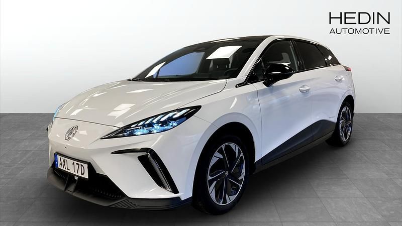 Vit Begagnad 2022 MG MG4 EV Luxury Halvkombi | 259 900 kr - Bild 1/4