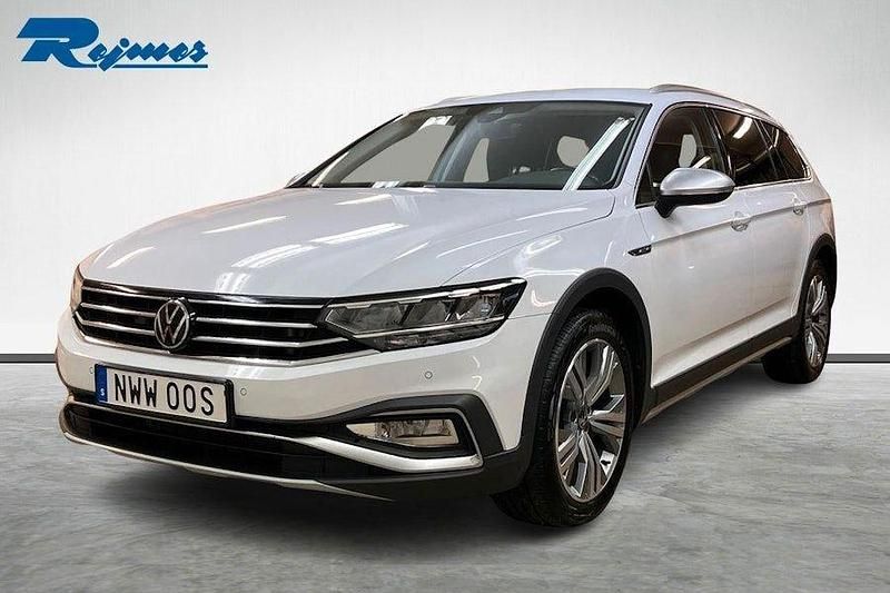 Vit Begagnad 2023 VW Passat Alltrack Kombi | 289 100 kr (Bra pris) - Bild 1/4