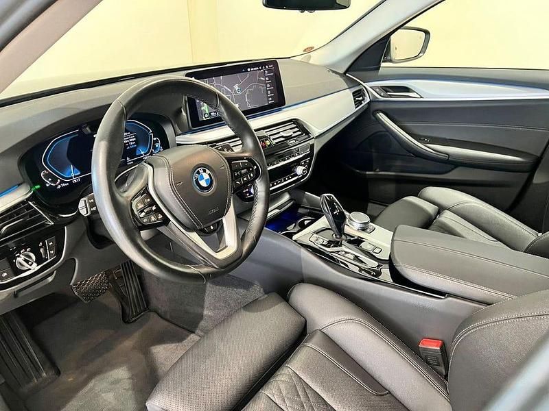 Begagnad BMW 530 184 HK (135 kW) 2022 Svart Sedan