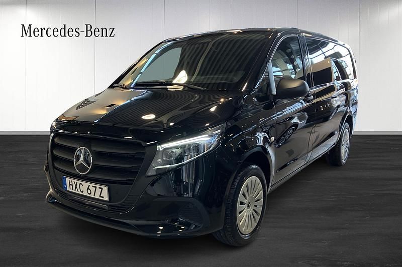 Svart Ny 2026 Mercedes Vito Van | 679 900 kr (Marknadspris) - Bild 1/4