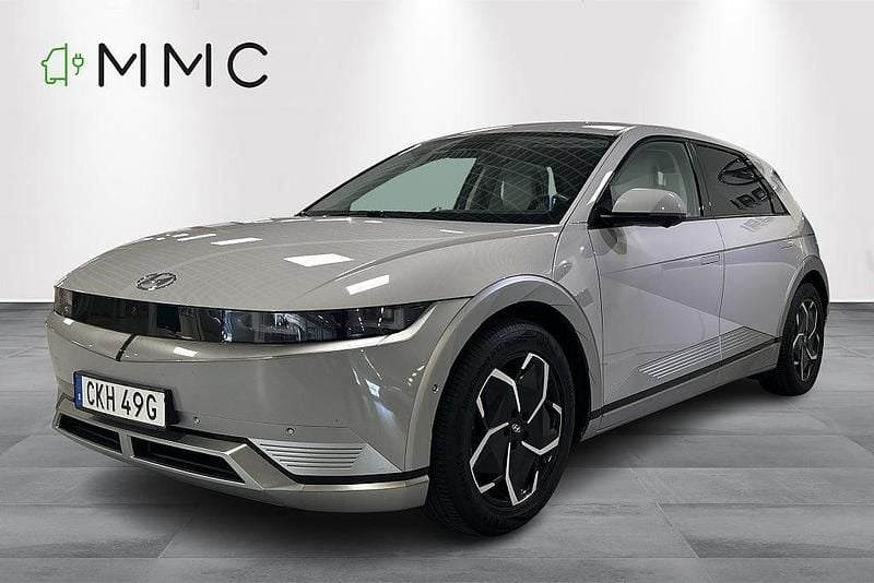 Grå Begagnad 2022 Hyundai Ioniq Advanced Halvkombi | 298 000 kr - Bild 1/4