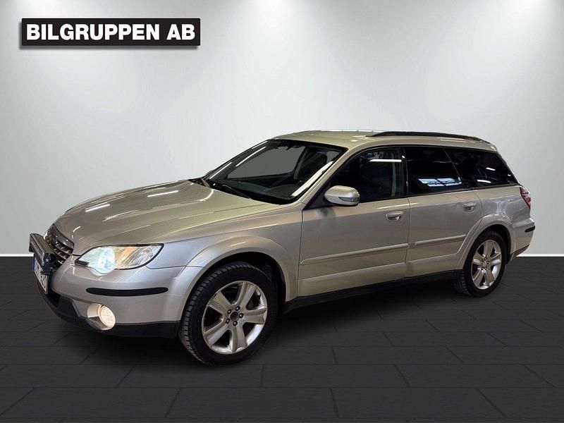 Silver Begagnad 2007 Subaru Outback SUV | 67 900 kr (Dyr) - Bild 1/4