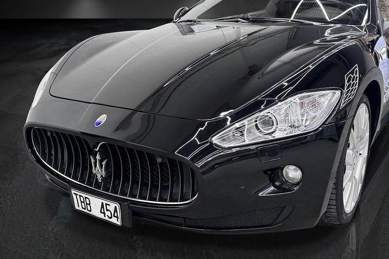 Begagnad Maserati GranCabrio 439 HK (322 kW) 2010 Svart Cab