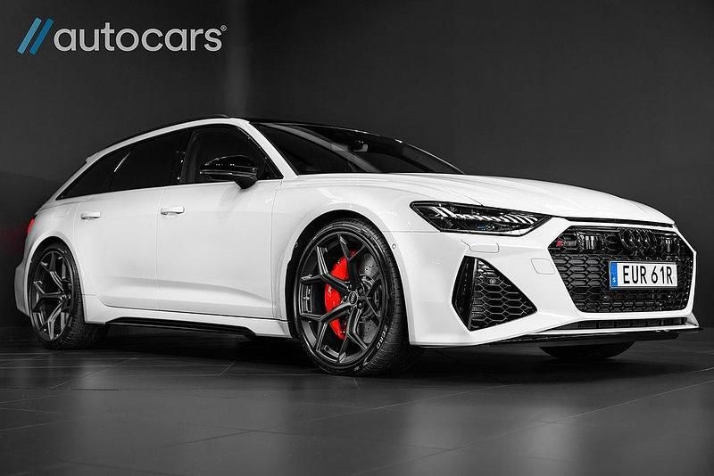 Vit Begagnad 2023 Audi RS6 Performance Kombi | 1 398 750 kr (Marknadspris) - Bild 1/4