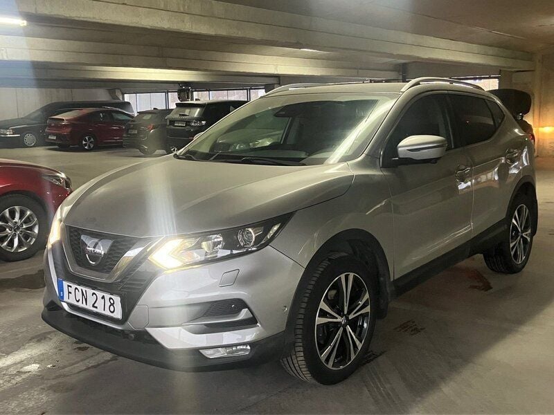 Silver Begagnad 2018 Nissan Qashqai N-Connecta SUV | 159 900 kr (Marknadspris) - Bild 1/4