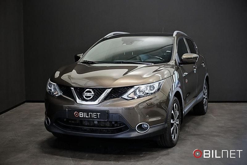 Brun Begagnad 2017 Nissan Qashqai SUV | 149 900 kr (Marknadspris) - Bild 1/4