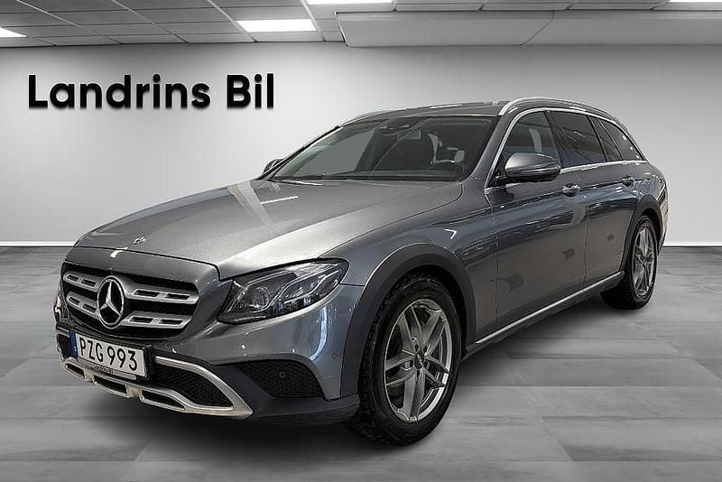 Grå Begagnad 2017 Mercedes E220 Avantgarde Sedan | 279 900 kr (Lite dyr) - Bild 1/4