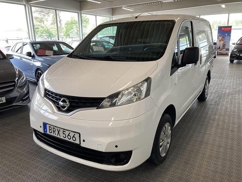 Vit Begagnad 2018 Nissan NV200 Van | 109 900 kr (Marknadspris) - Bild 1/4