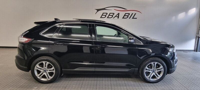 Svart Begagnad 2016 Ford Edge Titanium SUV | 149 000 kr - Bild 1/4