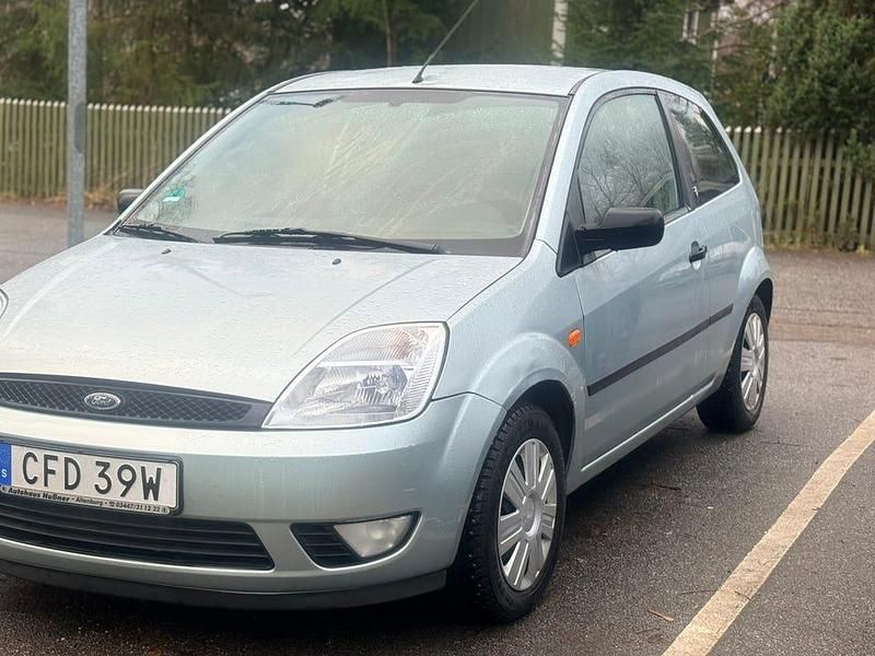 Begagnad 2003 Ford Fiesta Halvkombi | 29 900 kr (Dyr) - Bild 1/4