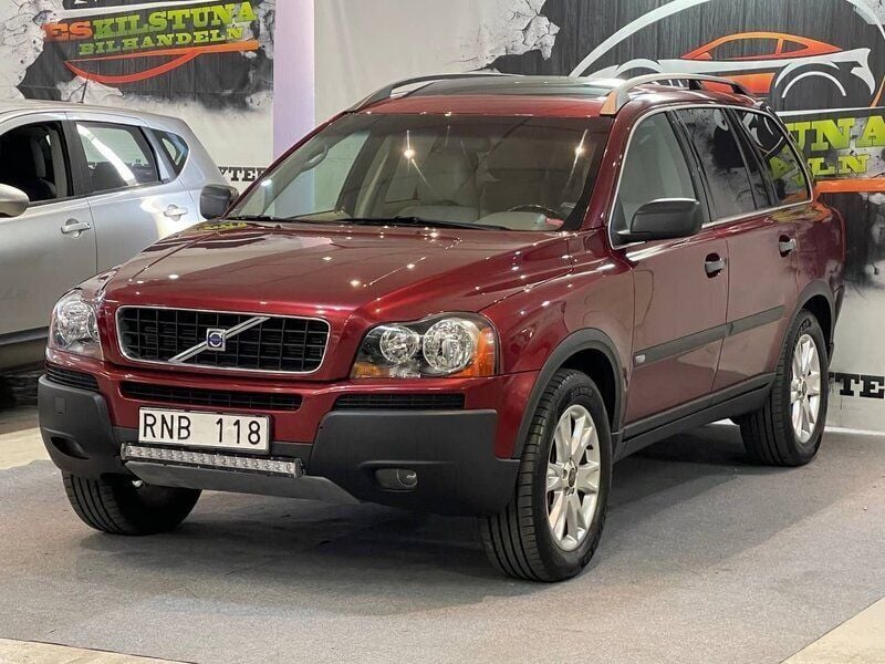 Röd Begagnad 2003 Volvo XC90 Standard SUV | 89 900 kr (Lite dyr) - Bild 1/4