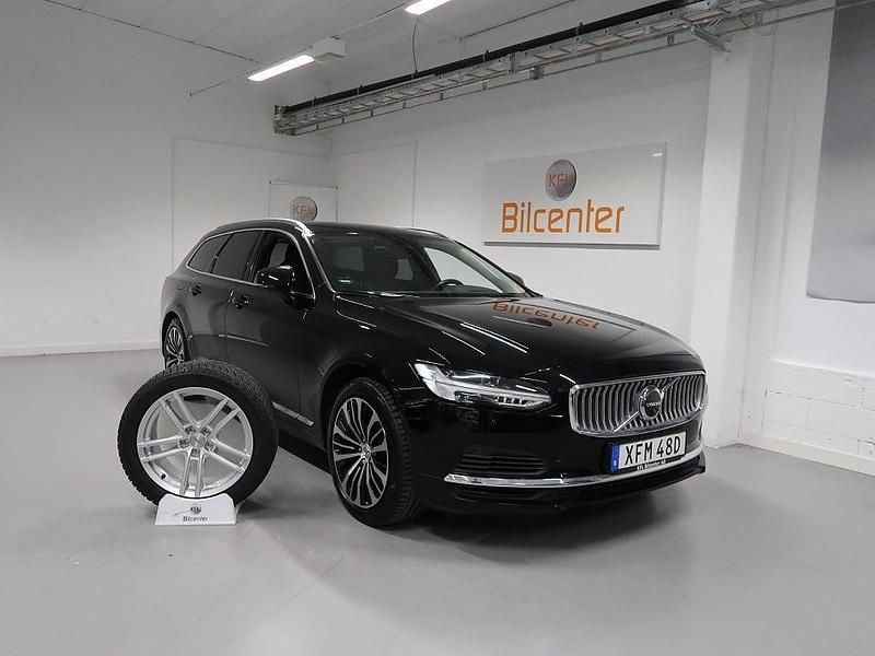 Svart Begagnad 2022 Volvo V90 Kombi | 379 900 kr (Marknadspris) - Bild 1/3