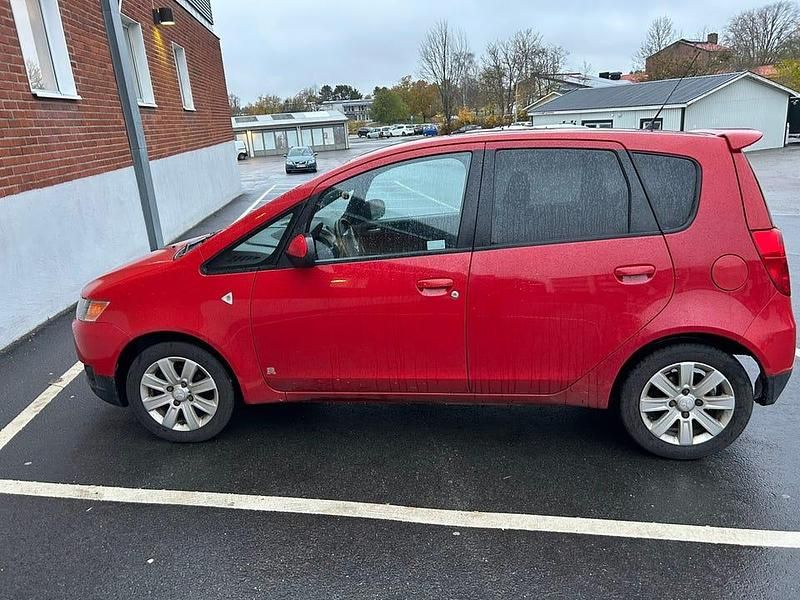 Begagnad Mitsubishi Colt 95 HK (69 kW) 2011 Halvkombi
