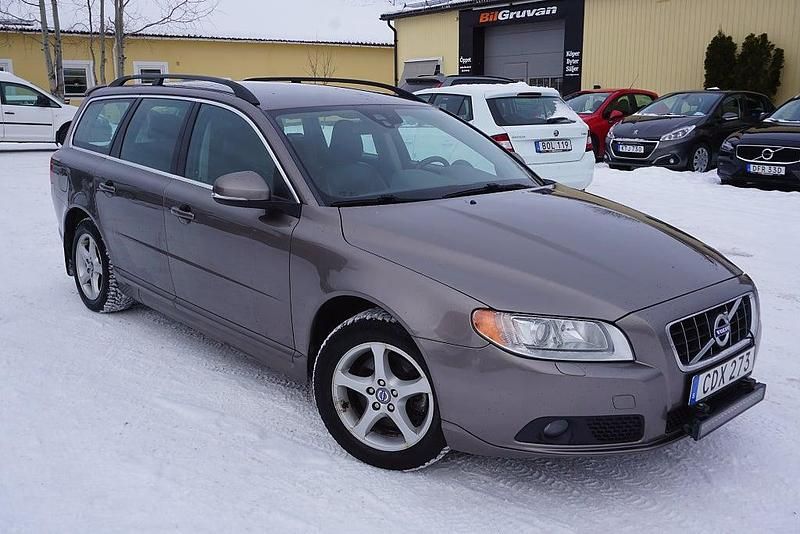 Begagnad Volvo V70 Momentum 163 HK (119 kW) 2011 Grå Kombi