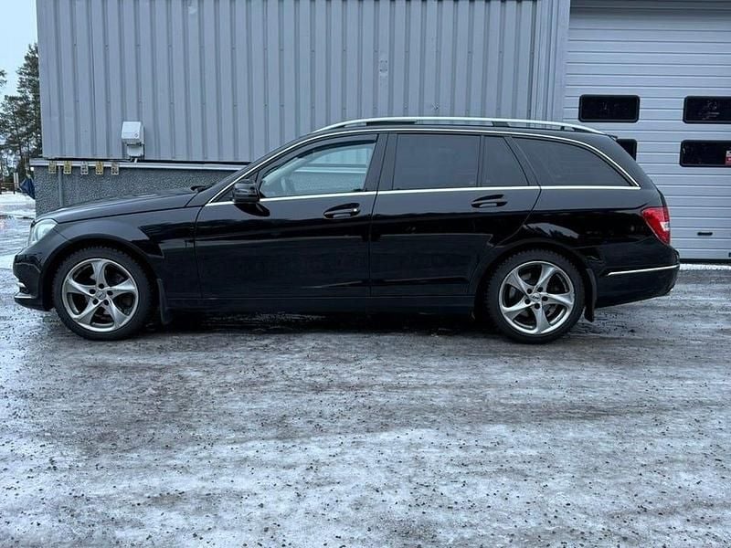 Svart Begagnad 2013 Mercedes C220 Avantgarde Kombi | 124 900 kr (Lite dyr) - Bild 1/4