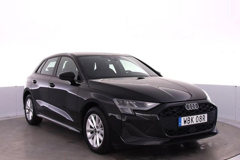 Svart Begagnad 2024 Audi A3 Sportback Premium Halvkombi | 309 000 kr (Dyr) - Bild 1/4