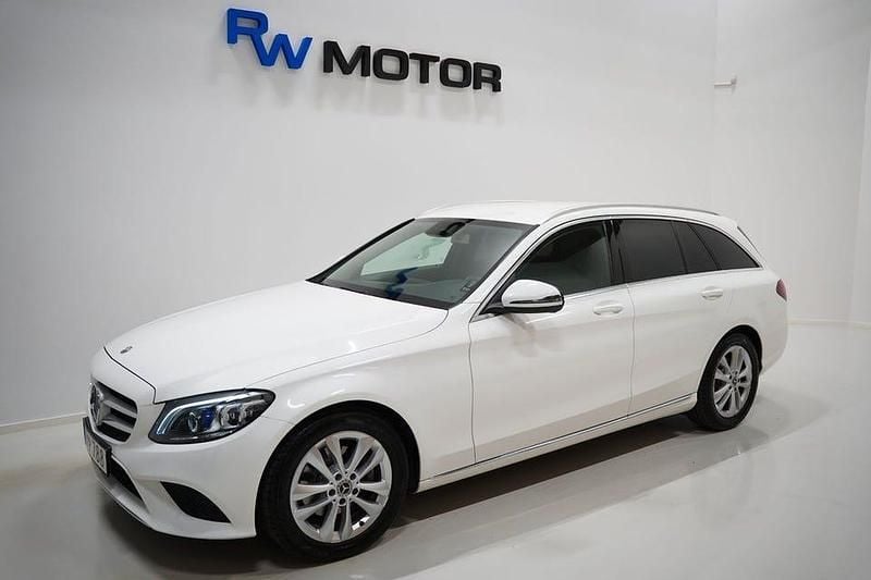 Vit Begagnad 2019 Mercedes C220 Avantgarde | 229 800 kr (Superpris) - Bild 1/4