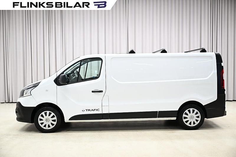 Vit Begagnad 2018 Renault Trafic Minibuss | 138 750 kr (Marknadspris) - Bild 1/4