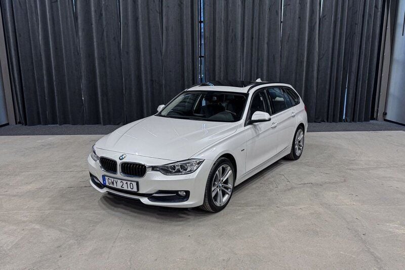 Vit Begagnad 2015 BMW 318 Sport Line Kombi | 159 900 kr (Marknadspris) - Bild 1/4