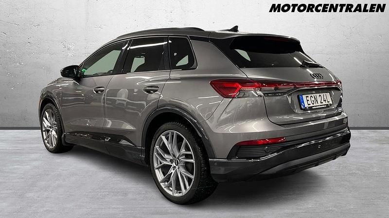 Begagnad Audi Q4 e-tron S-Line 219 kW (299 HK) 2022 Grå SUV