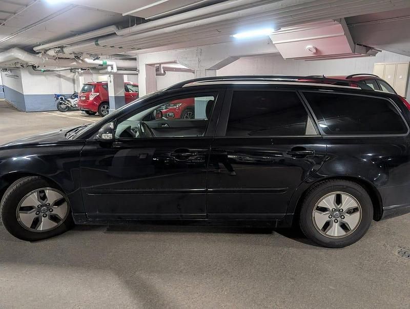 Begagnad 2010 Volvo V50 Momentum Kombi | 40 000 kr (Marknadspris) - Bild 1/1