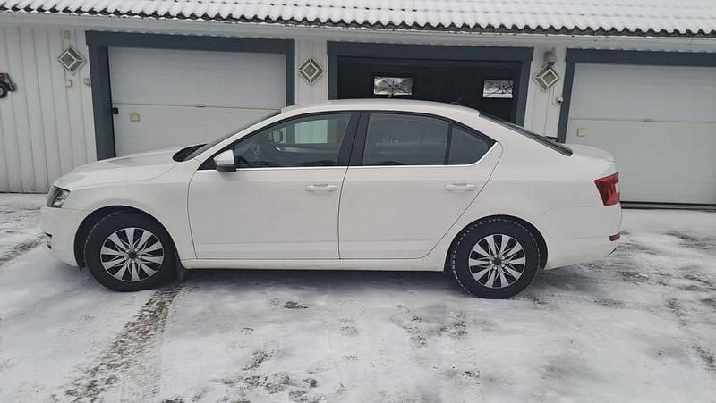 Begagnad Skoda Octavia GreenLine 110 HK (80 kW) 2016 Vit Halvkombi