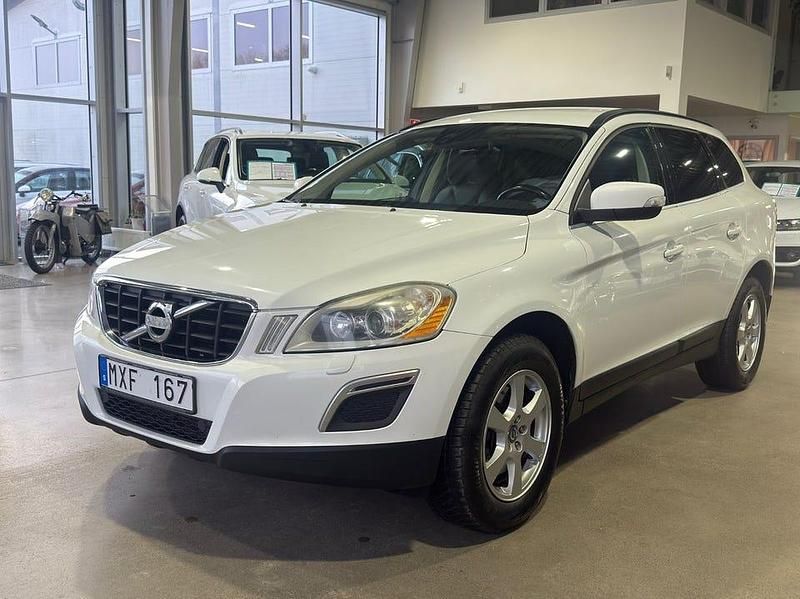 Vit Begagnad 2012 Volvo XC60 SUV | 109 800 kr (Marknadspris) - Bild 1/4