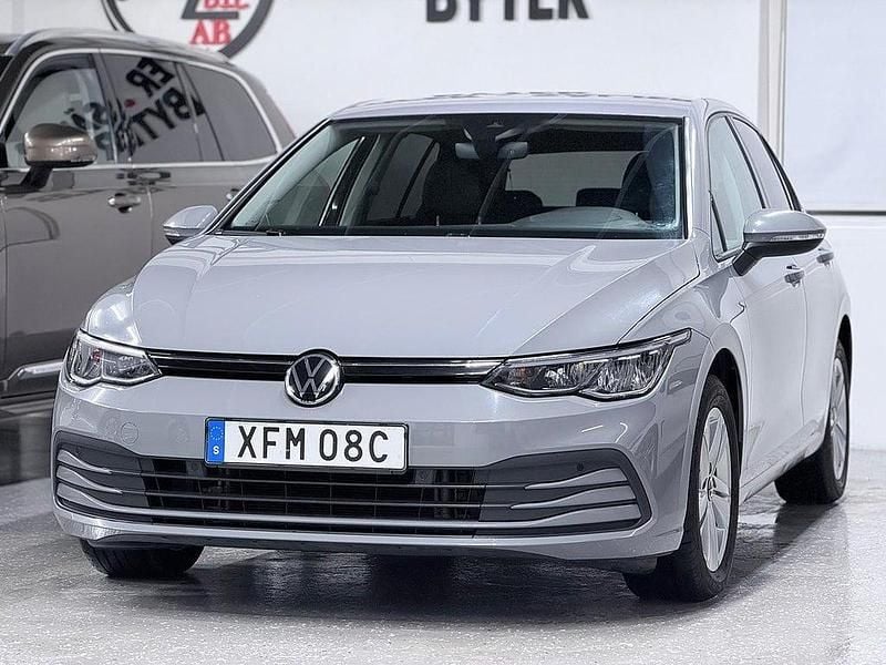 Begagnad VW Golf VIII 150 HK (110 kW) 2020 Grå Halvkombi