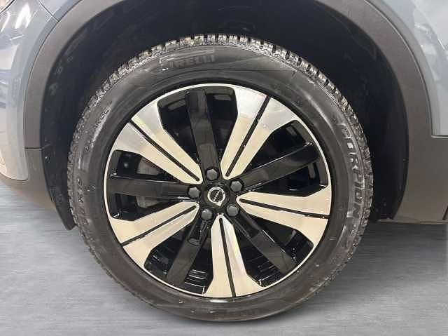 Begagnad Volvo XC40 Plus 169 kW (231 HK) 2022 Grå SUV