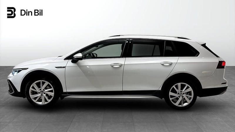 Begagnad VW Golf Alltrack 190 HK (139 kW) 2022 Vit Kombi