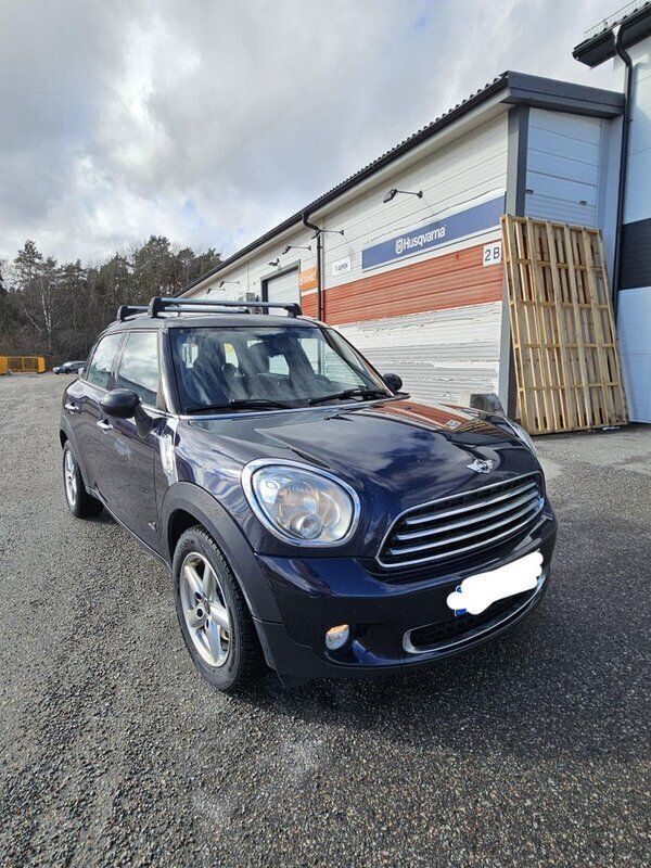 Blå Begagnad 2012 Mini Cooper D Countryman SUV | 60 000 kr (Marknadspris) - Bild 1/4