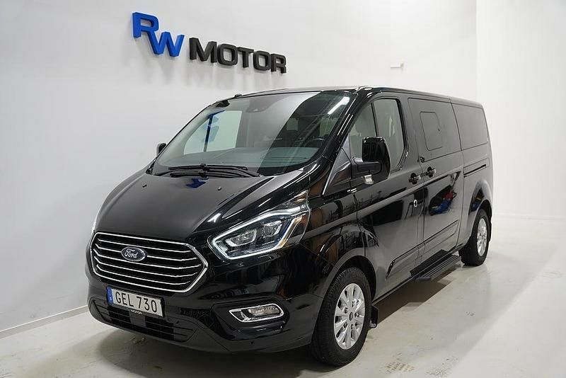 Begagnad Ford Tourneo Titanium 170 HK (125 kW) 2018 Svart Minibuss