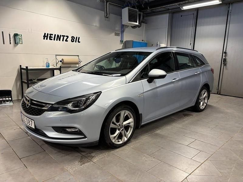 Begagnad Opel Astra Dynamic 125 HK (91 kW) 2016 Magnetic silver metallic Kombi