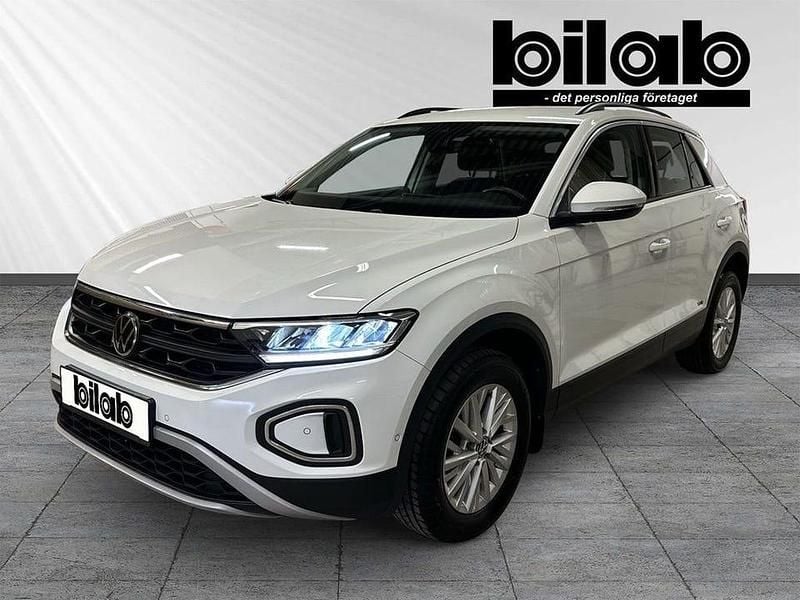 Vit Begagnad 2022 VW T-Roc Life SUV | 219 000 kr (Marknadspris) - Bild 1/4