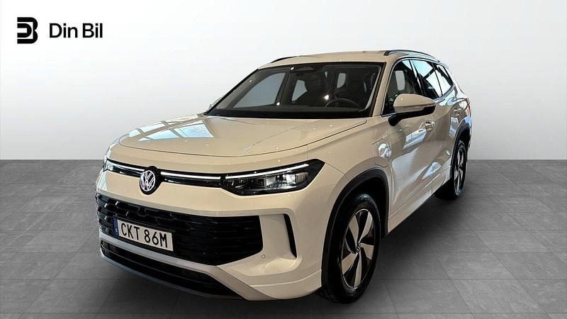 Vit Ny 2025 VW Tayron Life SUV | 489 900 kr (Superpris) - Bild 1/4