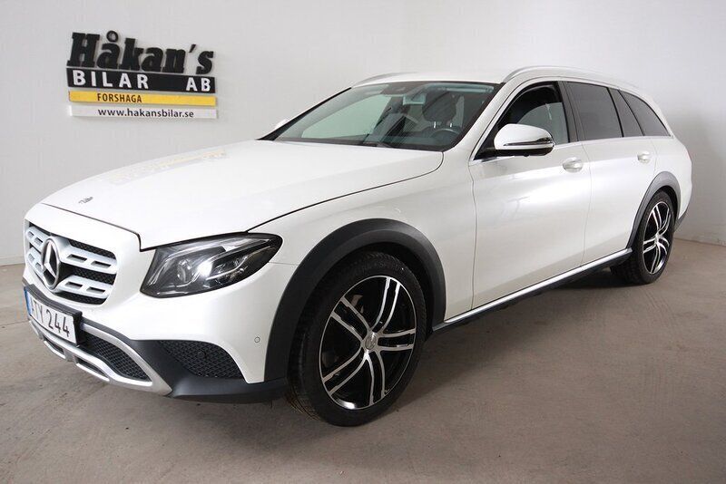 Vit Begagnad 2018 Mercedes E220 Avantgarde Kombi | 309 500 kr (Marknadspris) - Bild 1/4