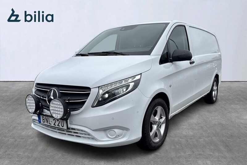 Vit Begagnad 2021 Mercedes Vito Minibuss | 337 900 kr (Superpris) - Bild 1/4