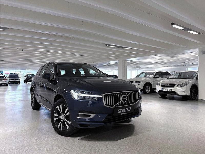 Mörkblå Begagnad 2020 Volvo XC60 Inscription SUV | 409 900 kr (Marknadspris) - Bild 1/4