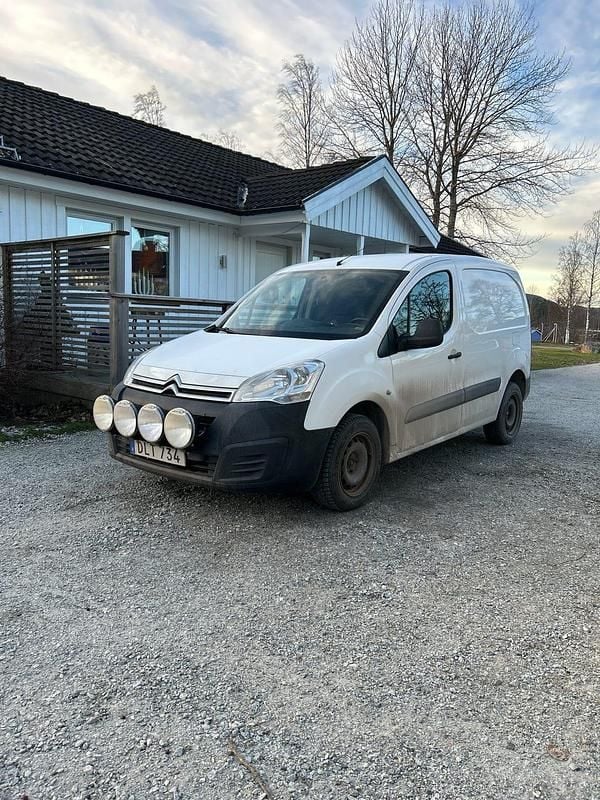 Begagnad 2015 Citroën Berlingo Minibuss | 50 000 kr (Marknadspris) - Bild 1/2