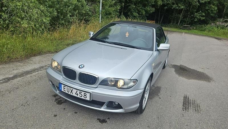 Silver Begagnad 2004 BMW 318 Cabriolet Cab | 60 000 kr - Bild 1/4